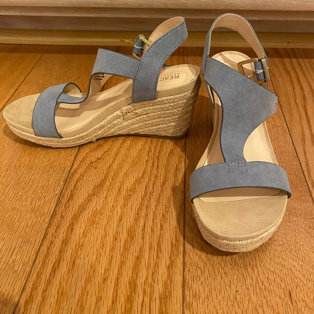 Kenneth Cole sailboat baby blue card wedges 3 inches